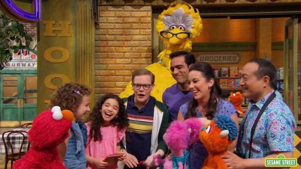 “Plaza Sésamo” genera polémica por publicación del Mes del Orgullo dirigida a niños